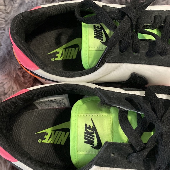 Nike Women's DBreak Shoes - Picture 3 of 10